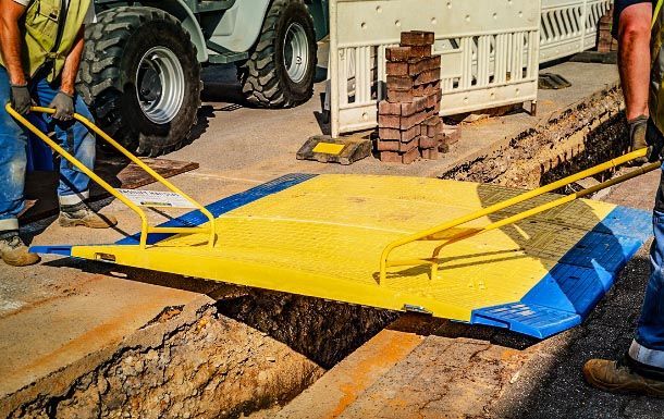 lowpro-2305-road-plate-inner-yellow-traffic-safety-application-ss-p-